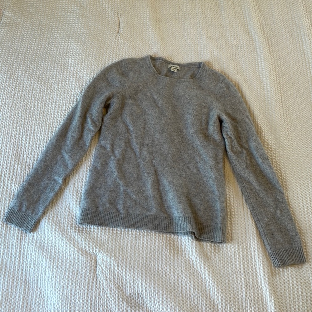 LL Bean Women’s 100% Cashmere Gray Crewneck Pullover Sweater Size S